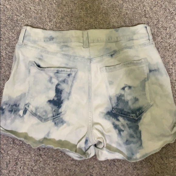 Old Navy Blue Jean Tie-Dye Mid Rise Shorts - Picture 2 of 2